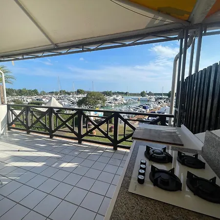 Апартаменти Welc-om Lignano Swim And Fun With Dock View